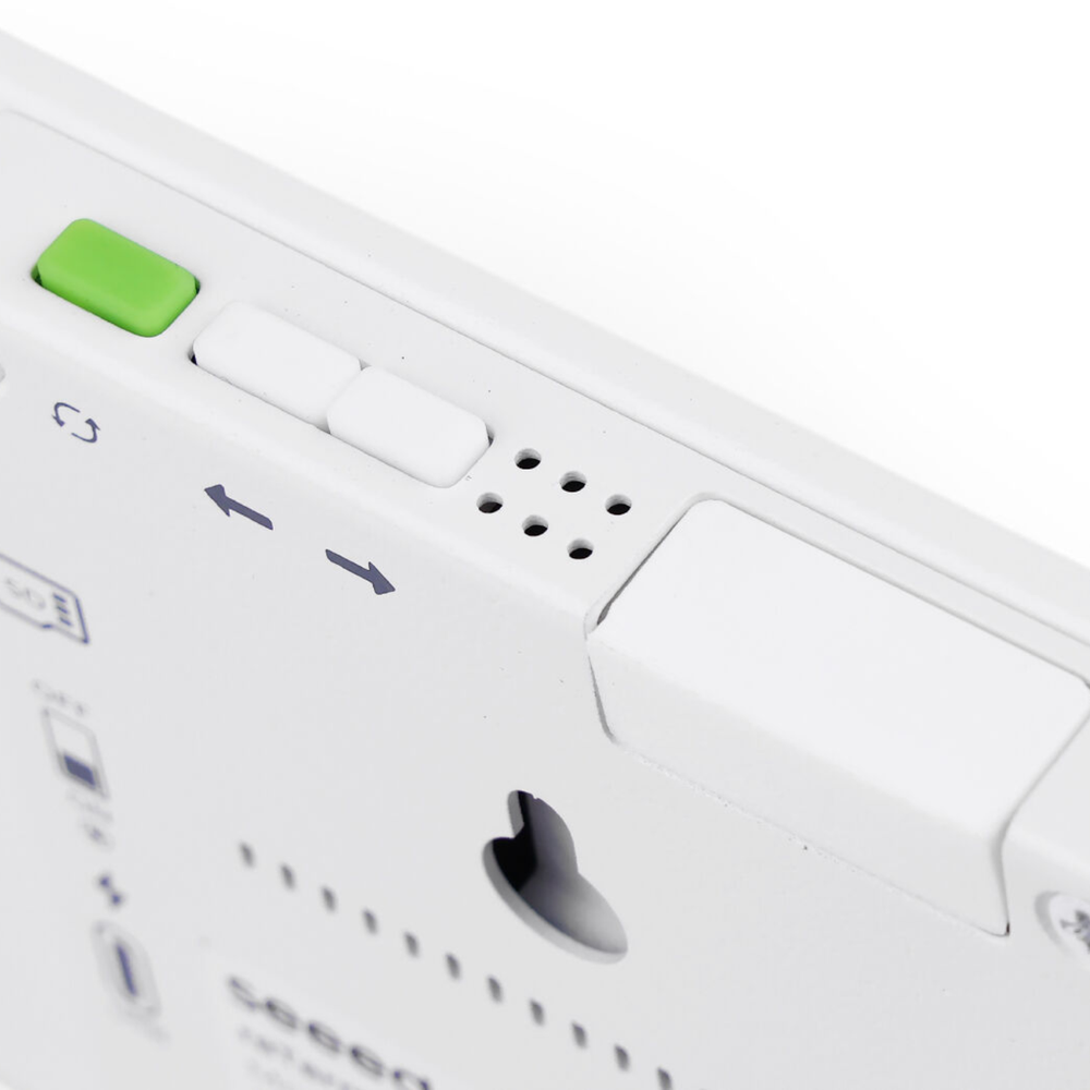reTerminal E1001 – 7.5" Monochrome ePaper Display with ESP32-S3